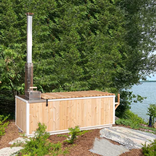 The Cascade Tub 3'x7' - Knotty Red Cedar