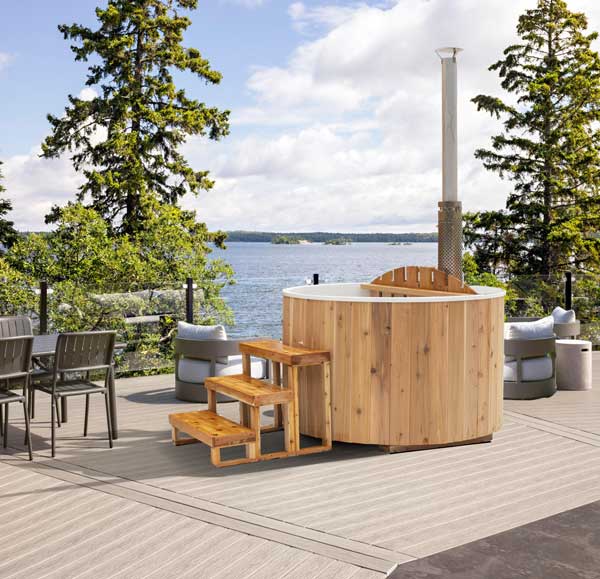 The Evolution Cedar Tub 5' -Knotty Red Cedar plus wood-burning heater
