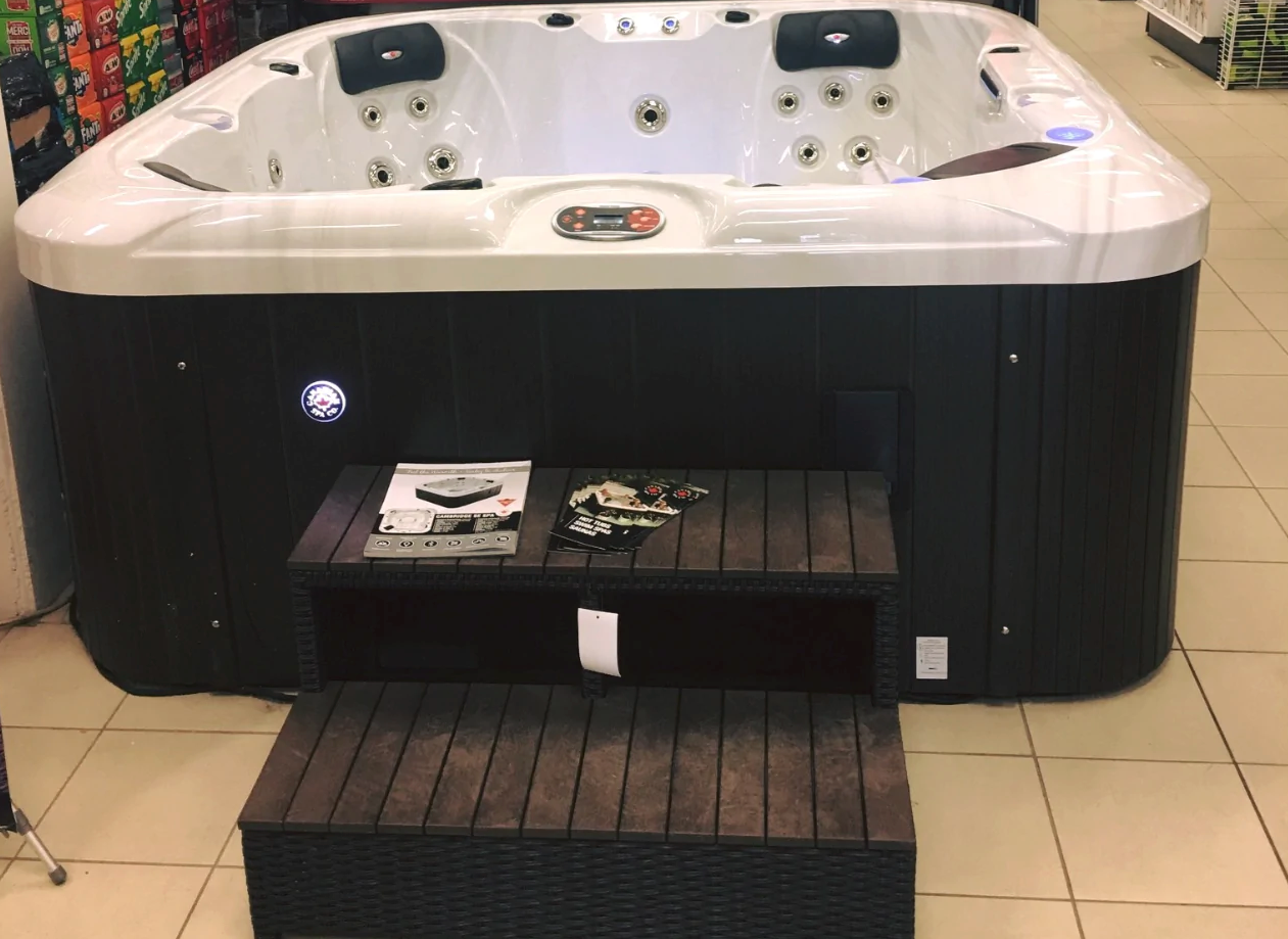 Cambridge 6-Person 34-Jet Hot Tub