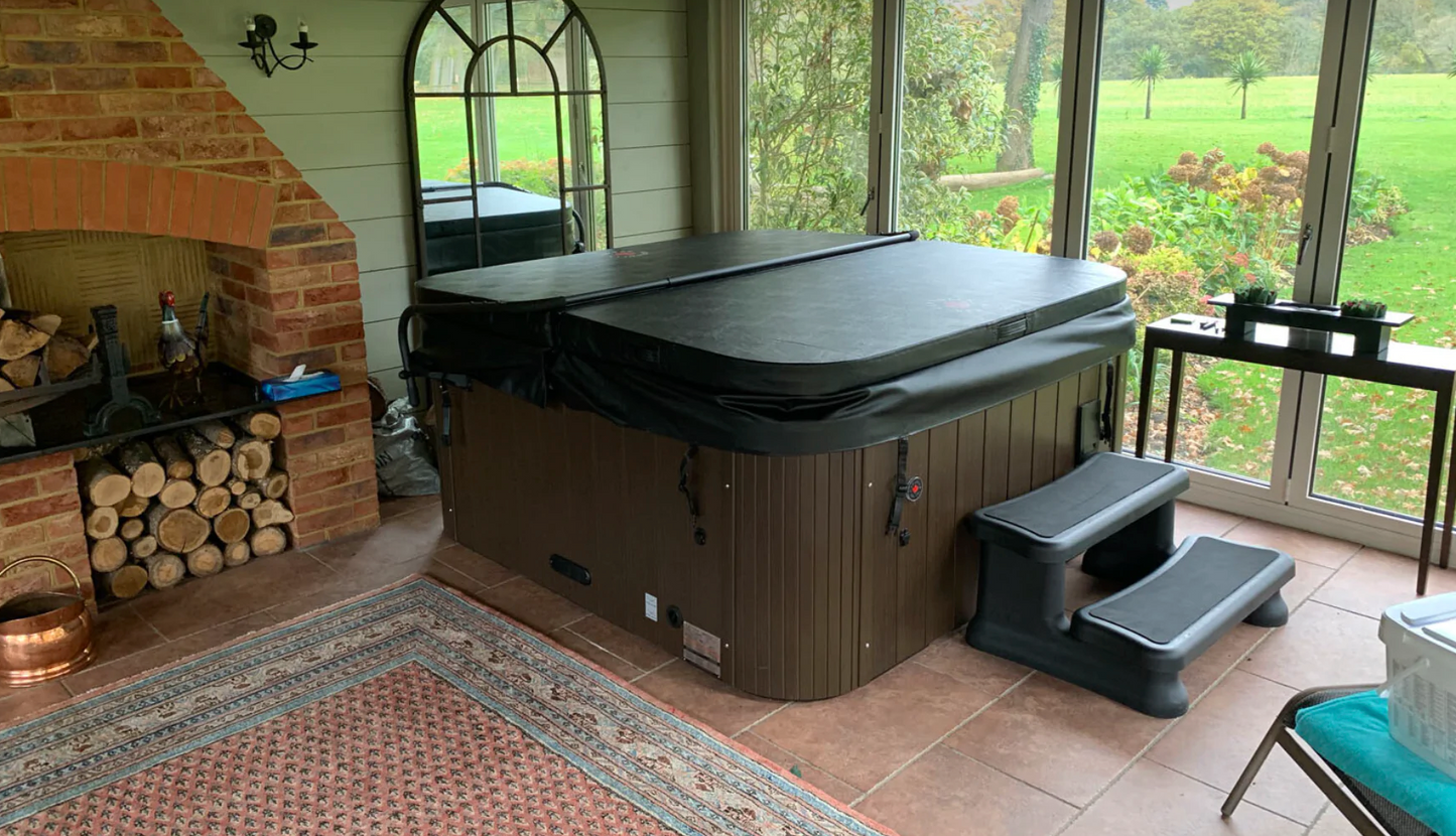 Cambridge 6-Person 34-Jet Hot Tub