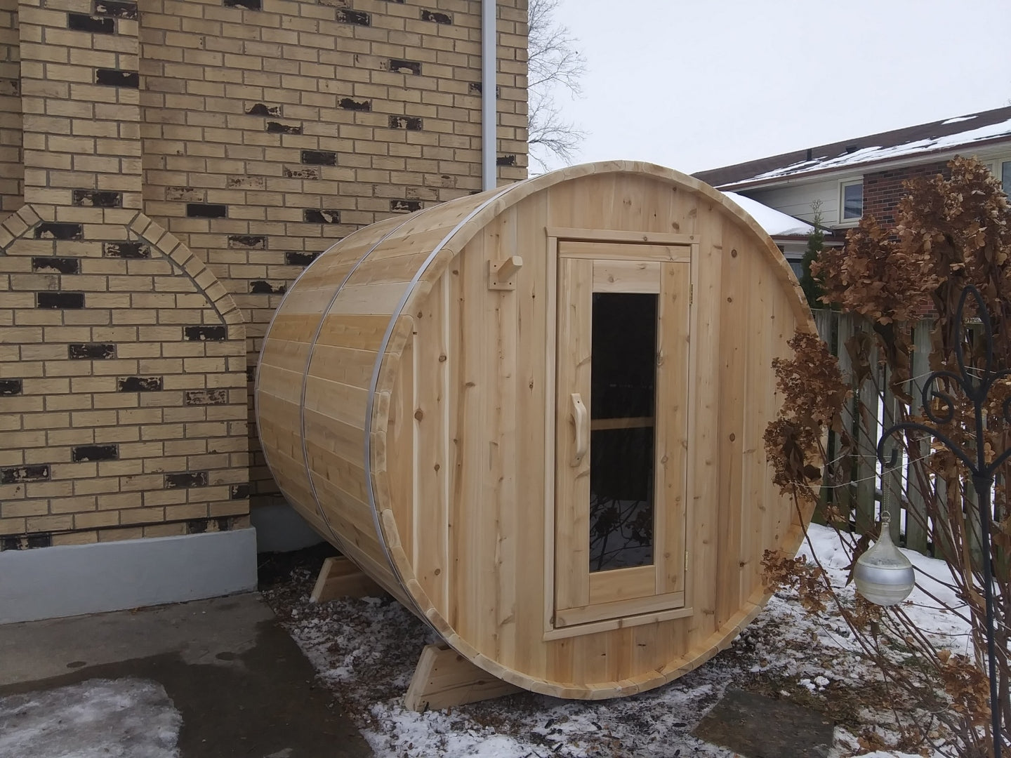Dundalk 4 Person White Cedar Outdoor Sauna Harmony | 2-4 People | Wood or Electric Heater