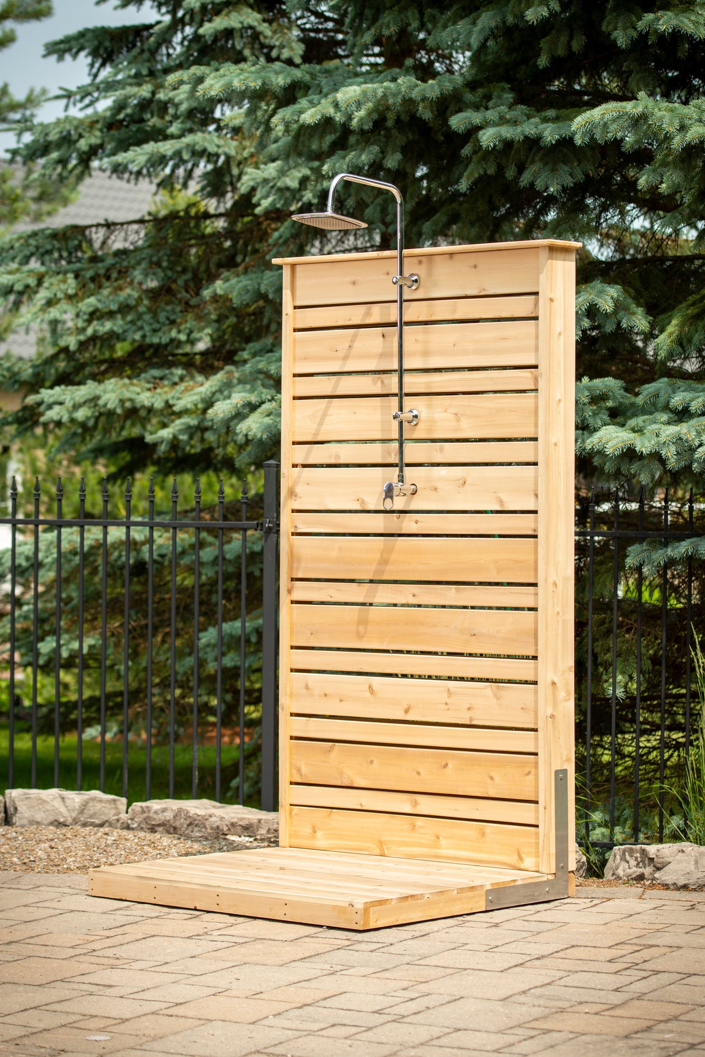 Dundalk Canadian Timber Savannah Standing Outdoor Shower  40" x 40" Platform