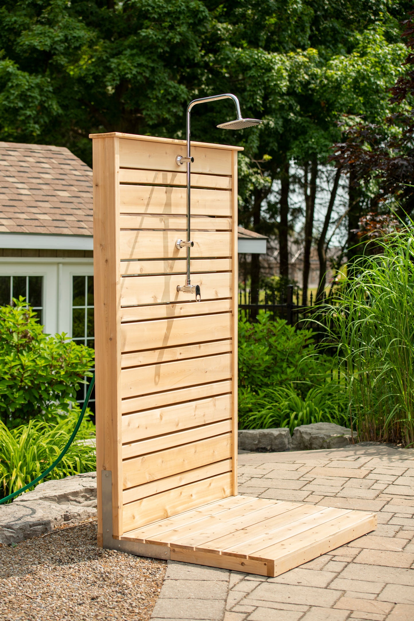 Dundalk Canadian Timber Savannah Standing Outdoor Shower  40" x 40" Platform