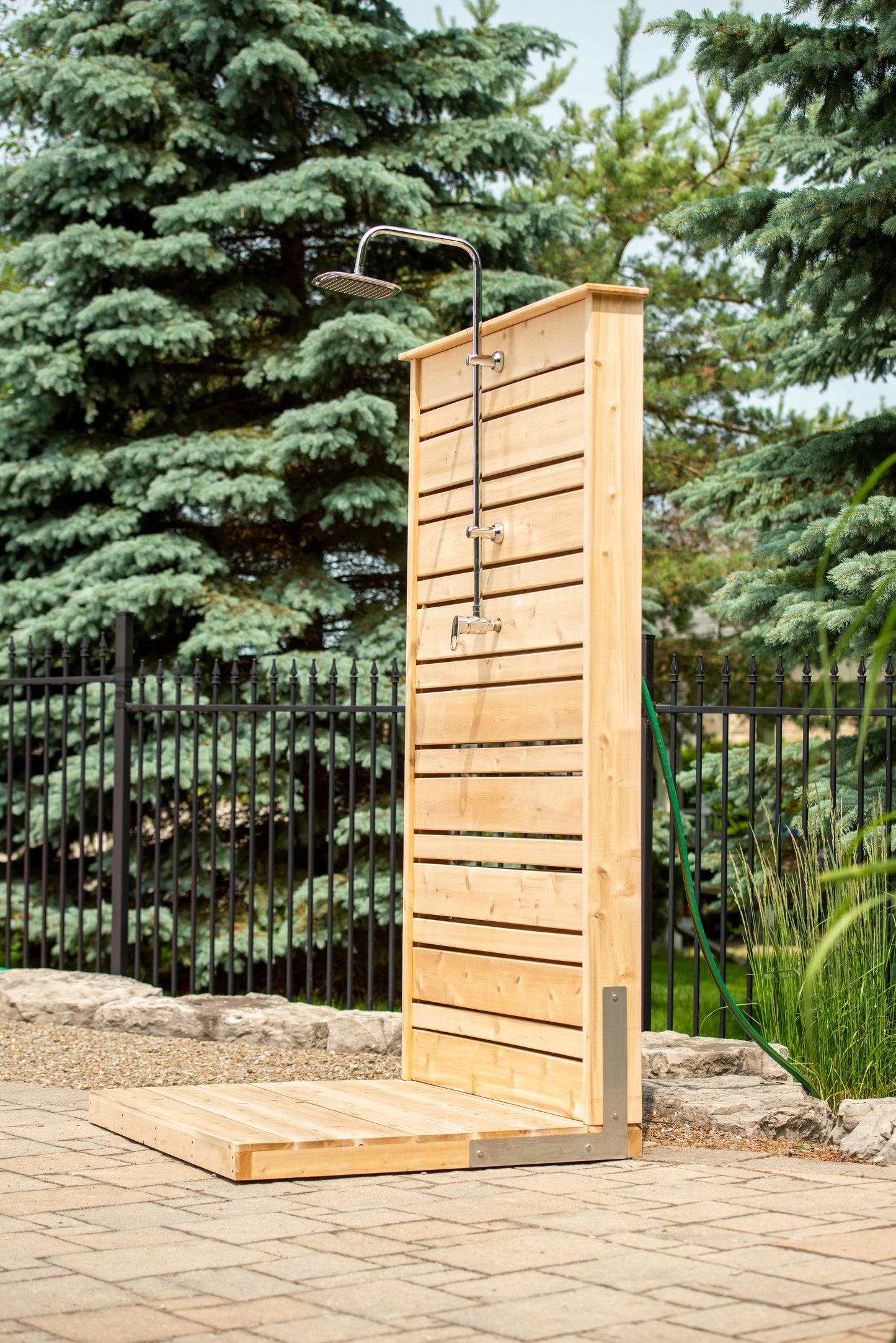 Dundalk Canadian Timber Savannah Standing Outdoor Shower  40" x 40" Platform