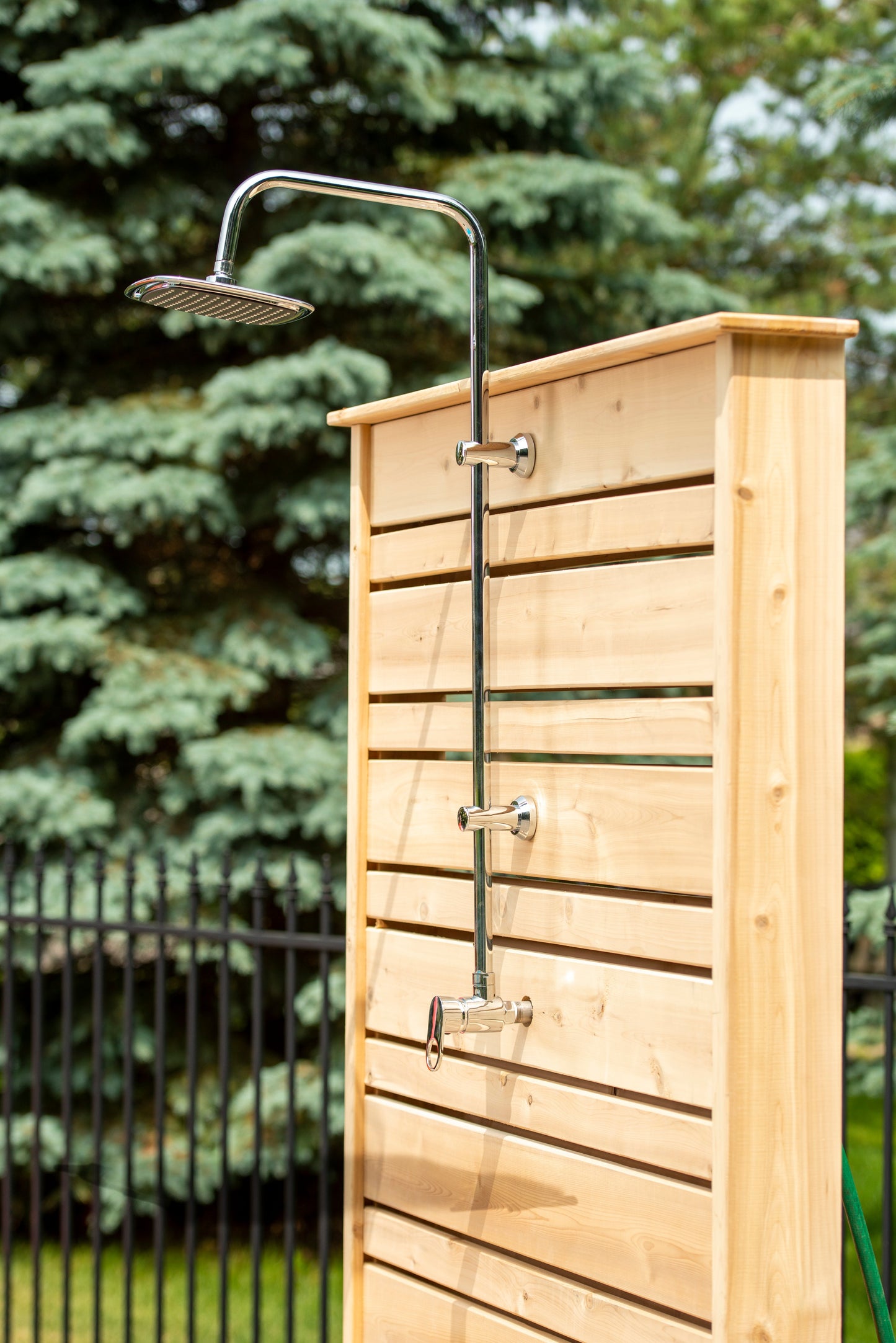 Dundalk Canadian Timber Savannah Standing Outdoor Shower  40" x 40" Platform